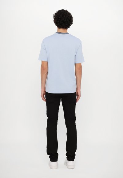 Emporio Armani Jednoduché tričko - light blue