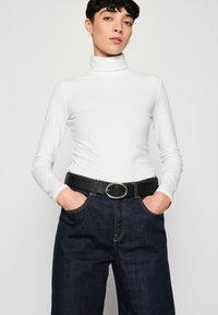 Thumbnail Image 7