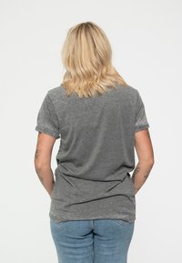 Paradiso Clothing Black Sabbath Logo and Daemon Burnout - Print T-shirt - charcoal