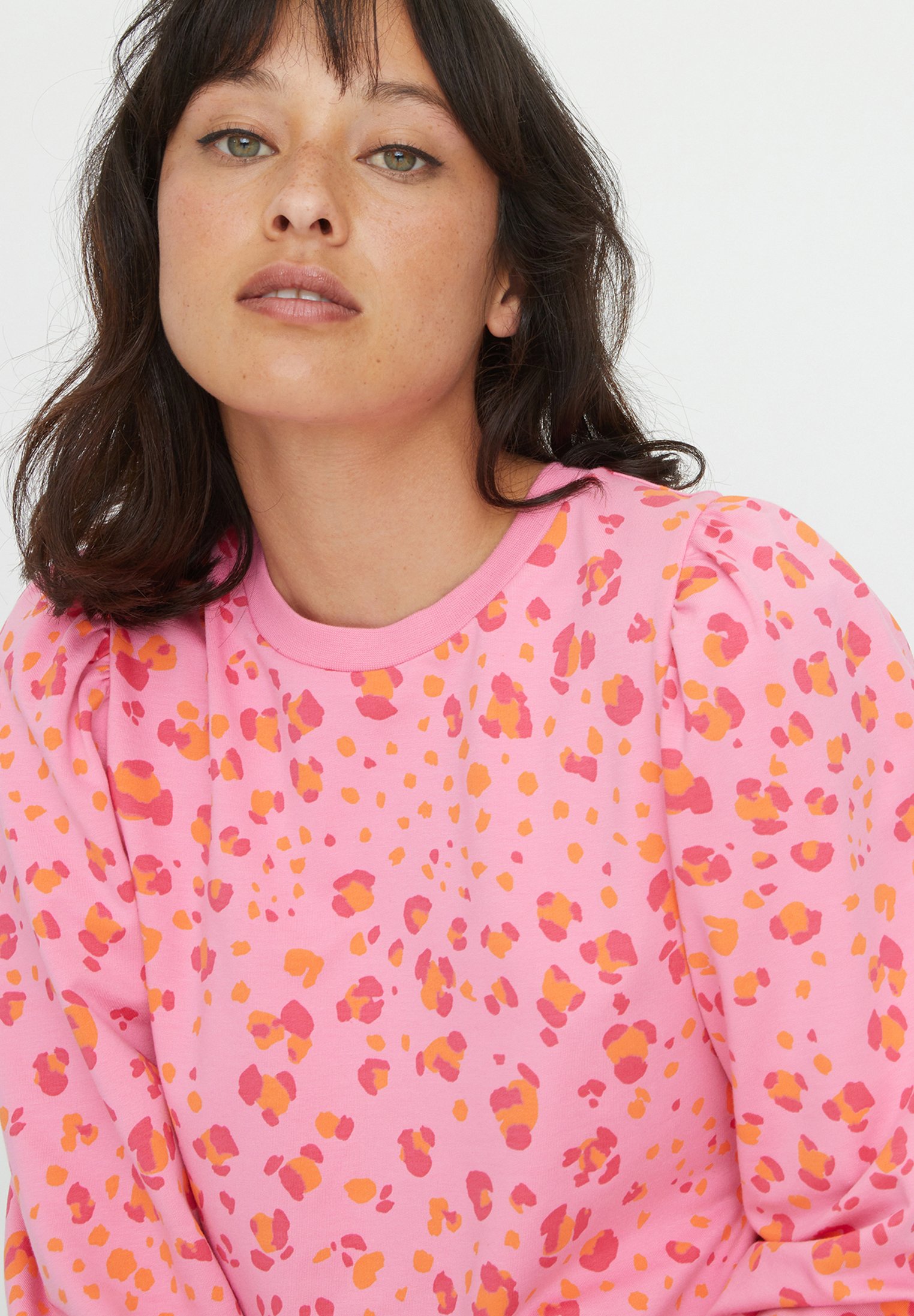 oliver bonas sweater