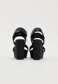 Thumbnail Image 3
