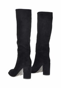 Stivali al ginocchio in suede nero con tacco squadrato. Texture liscia, vestibilità aderente e punta arrotondata per un aspetto elegante.