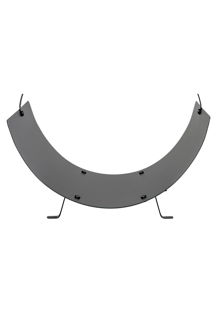 Gebogener schwarzer Metallstand mit einer glatten Oberfläche, unterstützt von zwei dünnen Metallbeinen. Höhenverstellbar mit Befestigungspunkten am Körper.
