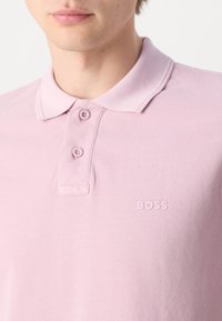 BOSS PRIME - Polotričko - open purple