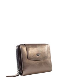Portafoglio in bronzo metallico, caratterizzato da una texture in pelle liscia, un compartimento con zip e una patta frontale con un piccolo logo impresso.