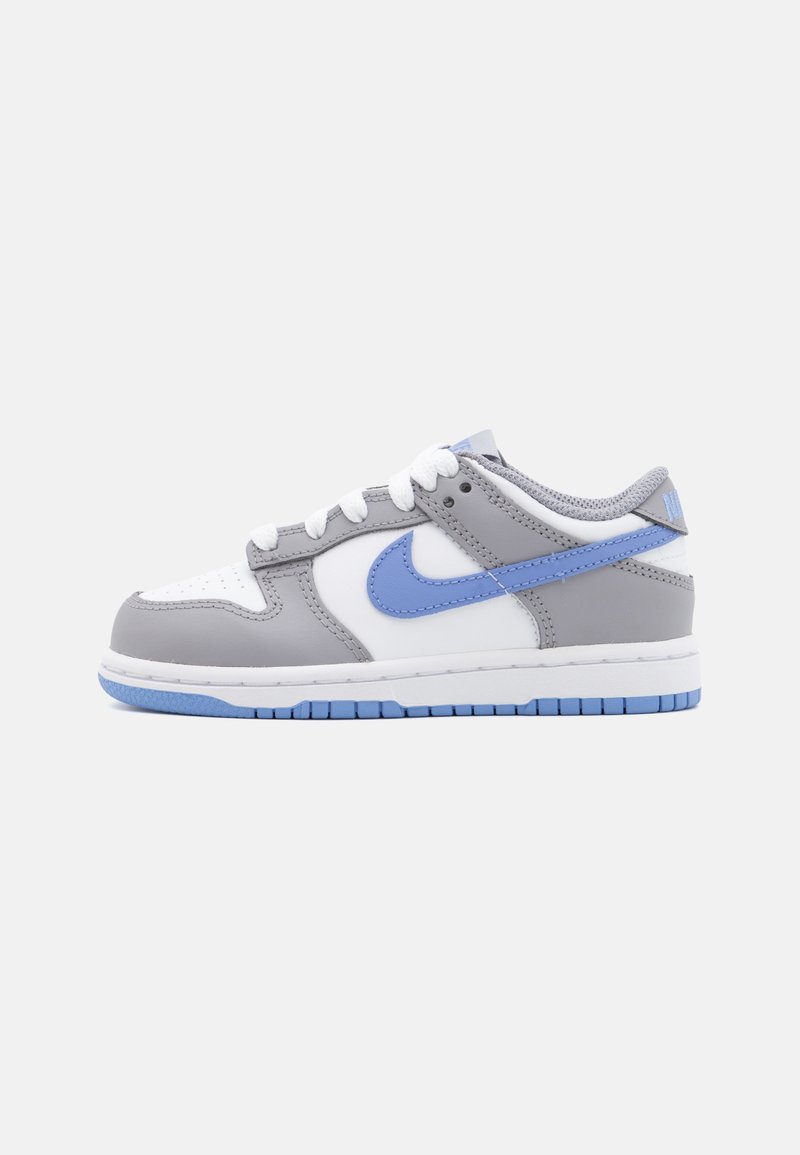 Nike Sportswear DUNK LOW - Matalavartiset tennarit - white/royal pulse/cement grey
