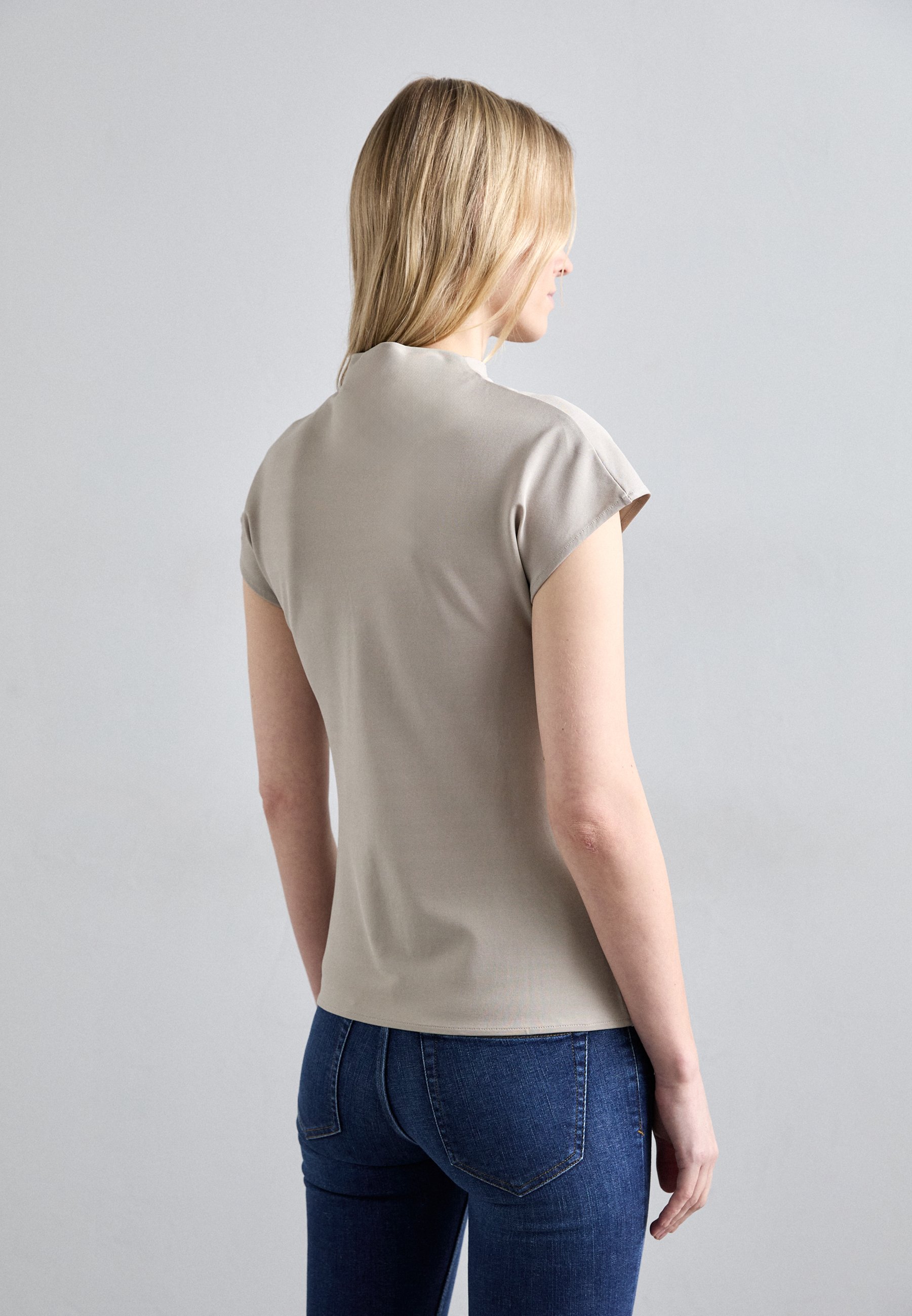 売れ筋商品|||タイガー オブ スウェーデン Tシャツ レディース トップス ALITTA - Basic T-shirt - pale green Alitta Cap-Sleeve Top | Tiger Of Sweden