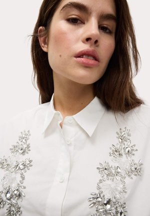 EMBELLISHED CROP - Button-down blouse - soft white