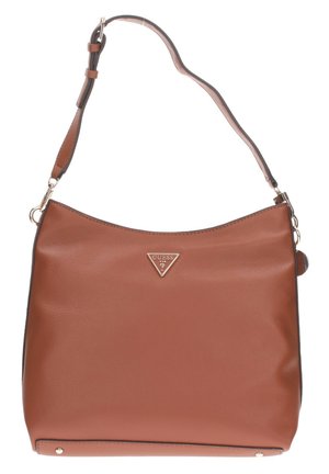 Borsa sintetica marrone con texture liscia, forma curva, tracolla regolabile e logo triangolare argento sul davanti.