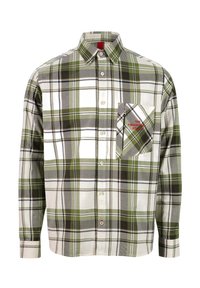 Herren Langarmhemd im karierter Grün- und Weißton. Verfügt über einen Button-Down-Kragen, eine Brusttasche mit roten Details und einen lässigen Schnitt.