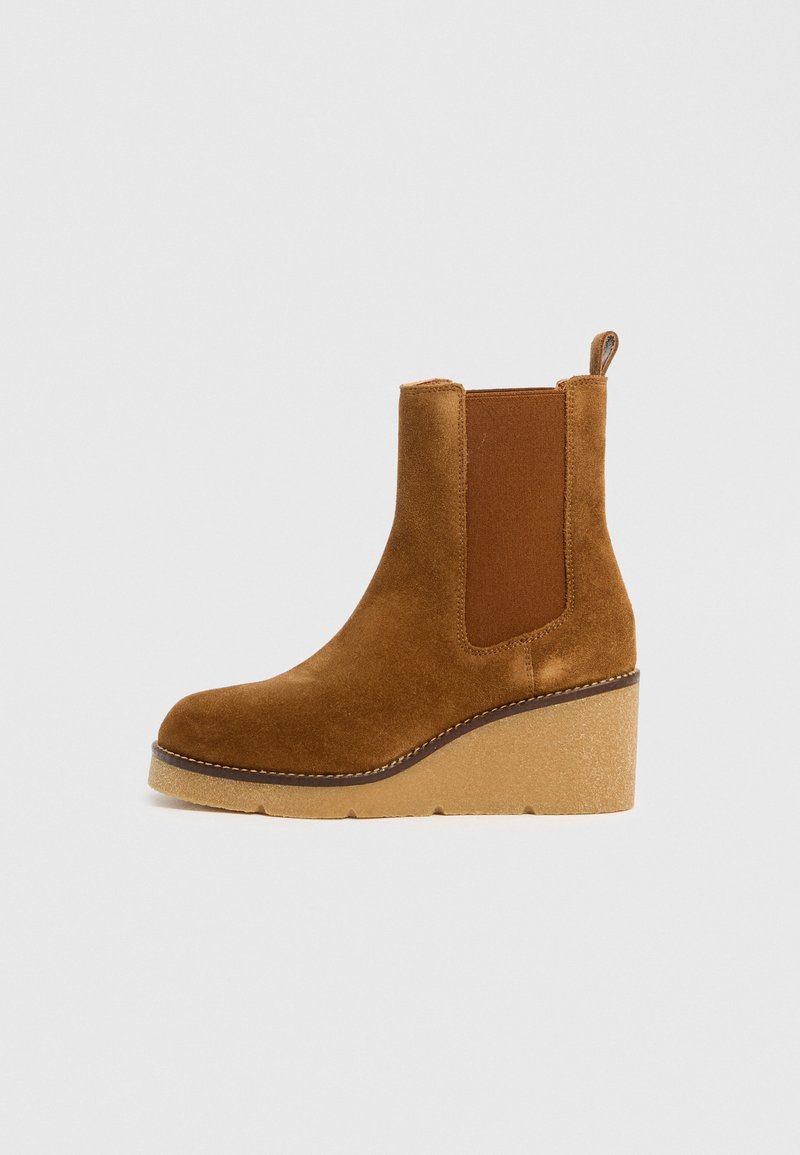 Botines de cuña