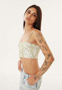 Twist  SLIM FIT khaki