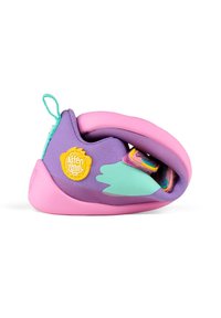 Lila und rosa Kletterschuh mit einem strukturierten Obermaterial aus Stoff, grünen Akzenten und einem gelben Logo-Emblem. Mit einer Fersenschlaufe für einfaches Anziehen.