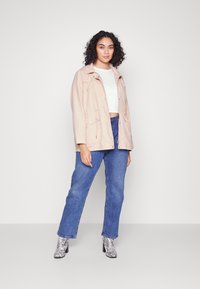 ONLY Carmakoma CARNEWSTARLINE SPRING - Parka - rose smoke