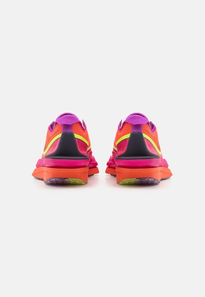 adidas by Stella McCartney EARTHLIGHT PRO - Sportovní boty - active orange/real magenta/shock purple