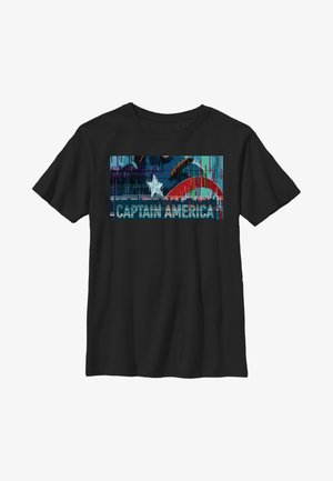 Czarna koszulka z kolorową grafiką przedstawiającą gwiazdy i paski, z napisem "KAPITAN AMERYKA" oraz teksturowanym wzorem tła.