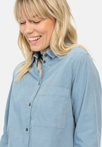 camel active MIT BRUSTTASCHE - Overhemdblouse - soft blue