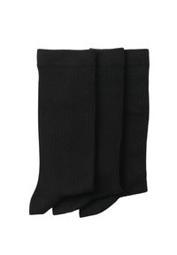 Tres pares de calcetines negros acanalados hechos de un tejido suave, con una textura lisa y un diseño clásico de longitud media.