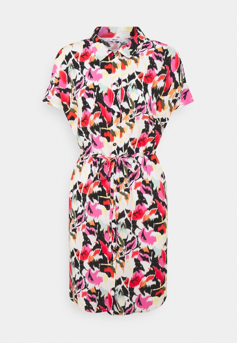 Robe boutonnée à manches courtes avec col et ceinture à la taille, présentant un imprimé abstrait coloré dans des tons rose, noir, rouge et orange.