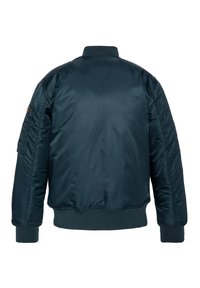 Marineblauwe bomberjack met een gladde, glanzende stof; ribgebreide kraag en manchetten; getailleerde taille; heeft zijzakken en een armpatch-detail.