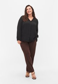 Zizzi SOLID WITH V-NECK - Pluus - black
