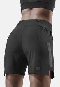 CEP Urheilushortsit - black