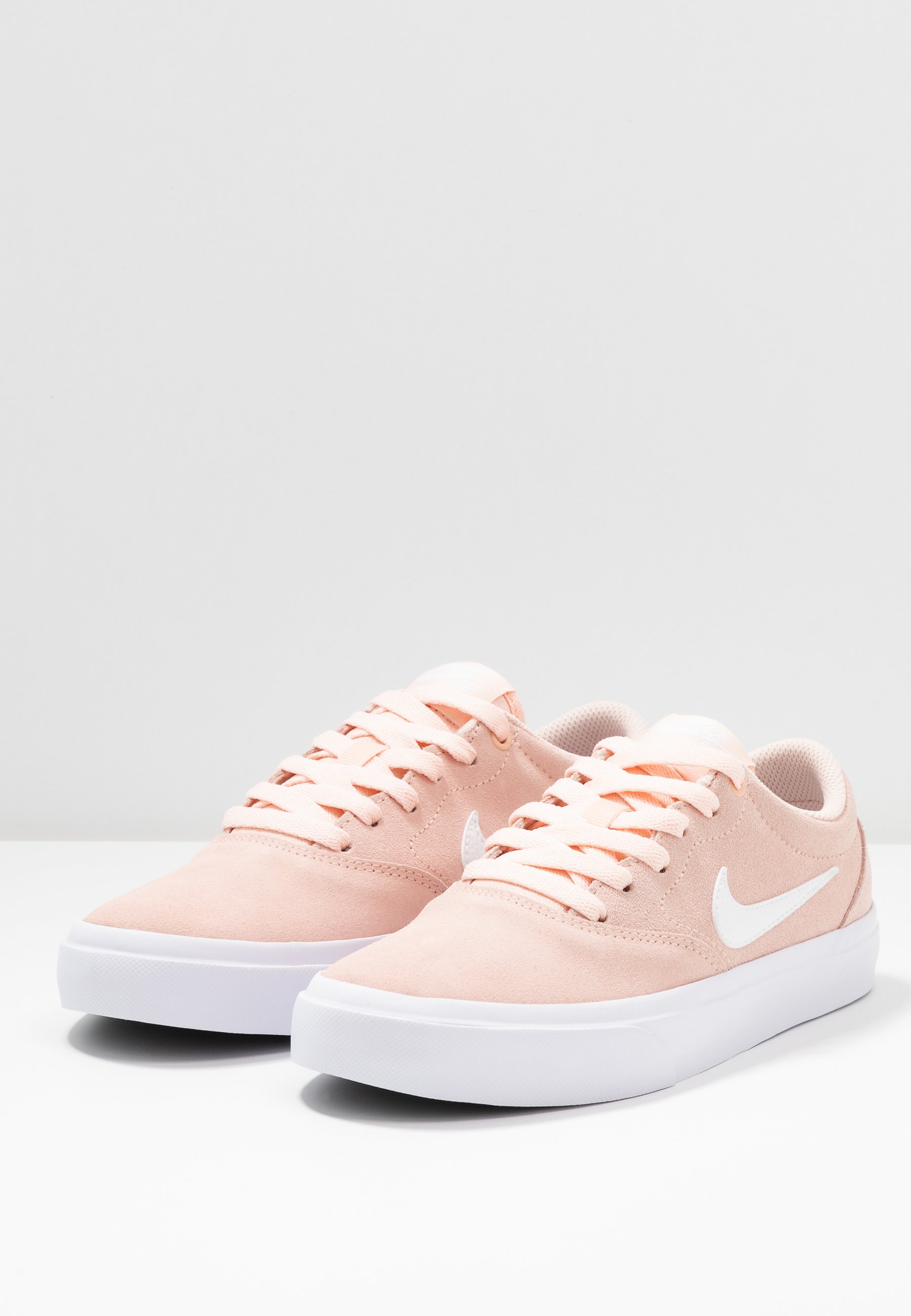 Nike SB CHARGE - Sneakers laag - washed coral/white/black/koraalrood -  Zalando.nl