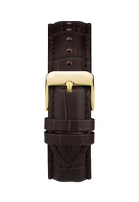 Bracelet de montre en cuir marron avec texture crocodile, boucle en métal doré et cinq trous de réglage. Présente des coutures foncées pour le détail.