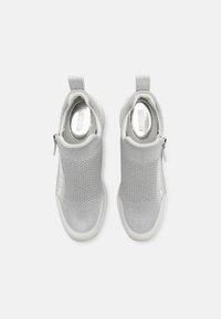 MICHAEL Michael Kors WILLIS - Sneakers laag - silver