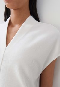 someday. UMANA - T-shirt basic - milk