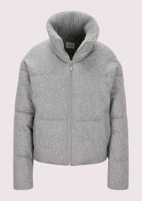 Hellgraue gesteppte Jacke mit Frontreißverschluss und hohem, geripptem Kragen, langen Ärmeln und leicht verkürzter Länge.