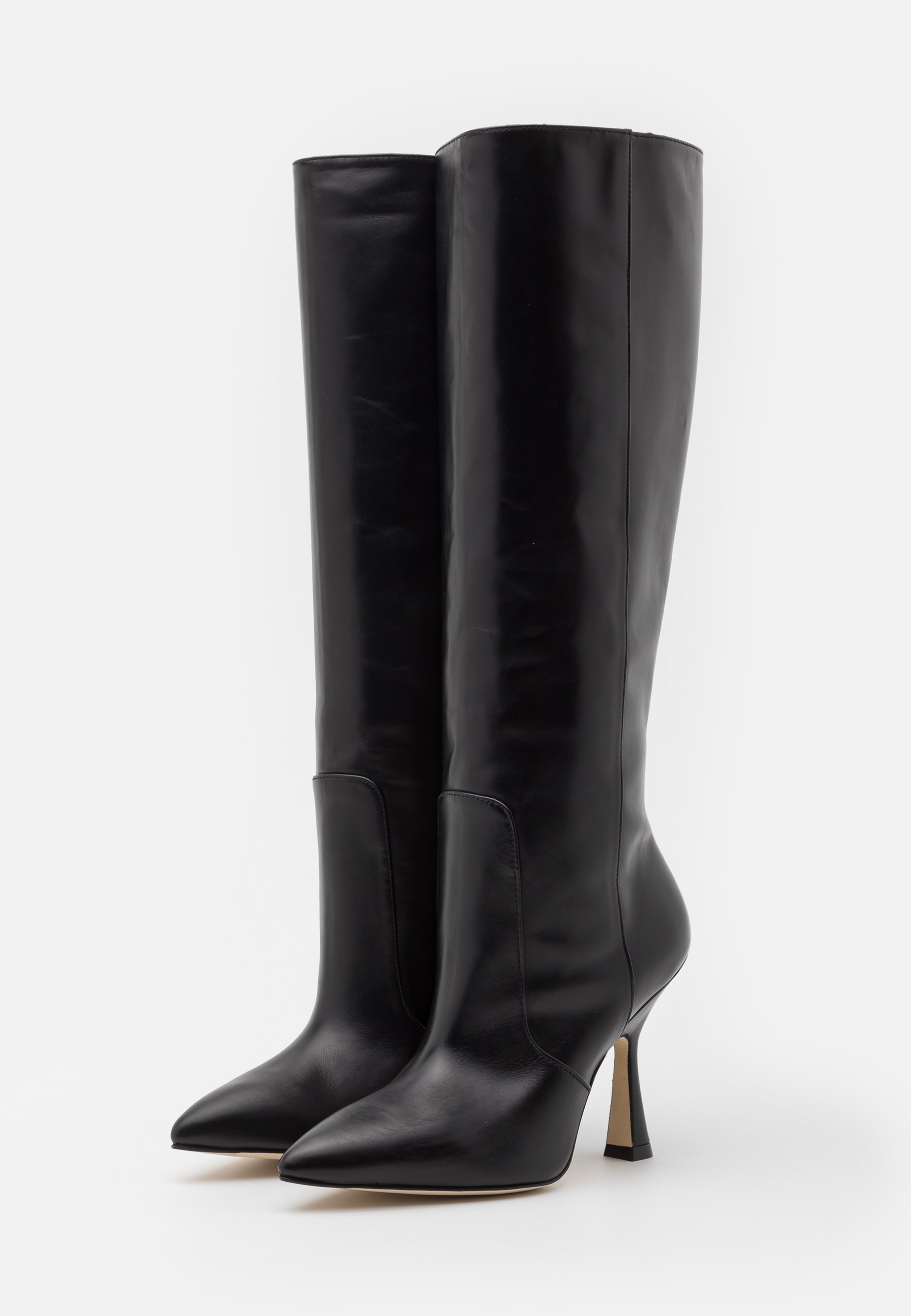 chaussure stuart weitzman