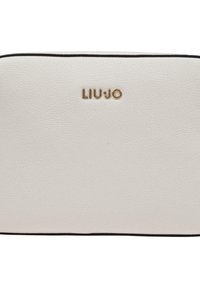 Busta in materiale bianco strutturato con logo "LIU JO" in oro. Il design presenta una forma rettangolare elegante con bordi neri a contrasto.