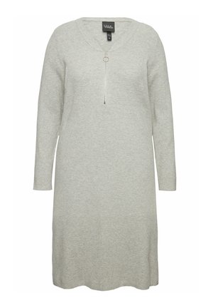 Abito a maglia grigio chiaro con scollo a V e maniche lunghe. Presenta una chiusura a mezza zip con una linguetta rotonda. Texture morbida e vestibilità comoda.