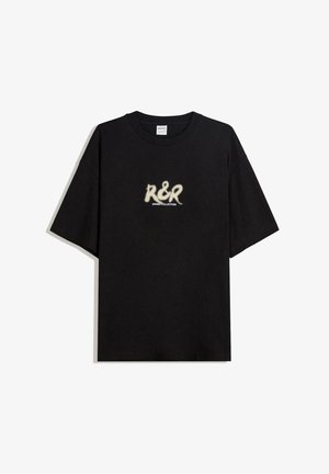 Musta puuvillainen T-paita rentoa mallia, jossa on lyhyet hihat ja pyöreä kaula-aukko. Keskitetty valkoinen brodeerattu teksti "R&R" tekstuurilla.