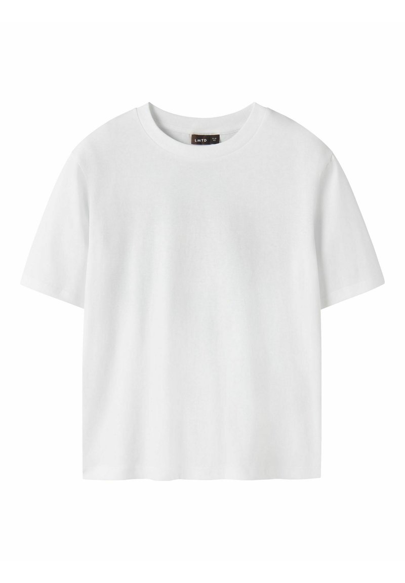 Camiseta de algodón blanca, de mangas cortas, cuello redondo, corte holgado, textura suave, sin patrones ni diseños, dobladillo recto.