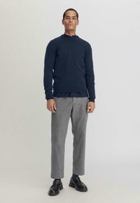 hessnatur Trui - marine