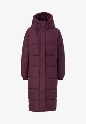Manteau rembourré violet long avec capuche, boutons-pression, poignets élastiques et design matelassé vertical. Fabriqué à partir d'un matériau texturé et isolant.