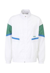 Valkoinen tuulenpitävä takki, jossa on vihreitä ja sinisiä yksityiskohtia, vetoketjukiinnitys, pystykaulus ja joustavat hihansuut. Fila-logo vasemmalla puolella.