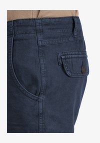 Unselected, insignia blue
