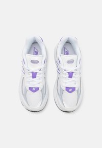 New Balance 2002 UNISEX - Joggesko - white