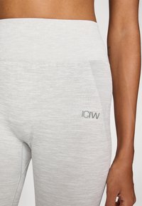 ICANIWILL SMOOTH SEAMLESS - Tajice - light grey
