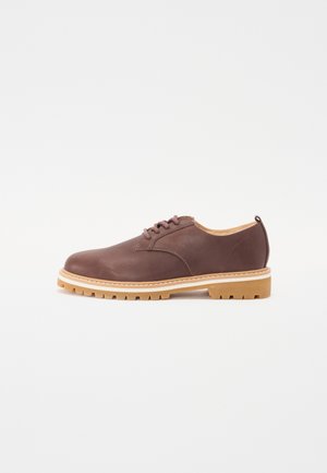 LOGAN UNISEX - Veterschoenen - antique brown