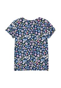 Korte mouwen, marineblauw T-shirt met een bloemenpatroon in roze, blauw, geel en wit. Zacht materiaal met een ronde halslijn en een losse pasvorm.