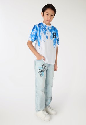 - T-shirt z nadrukiem