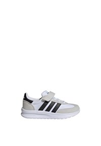 Baskets blanches avec des bandes noires et des accents gris. Comprend une sangle velcro, des matériaux en mesh et synthétiques, et une semelle rembourrée.