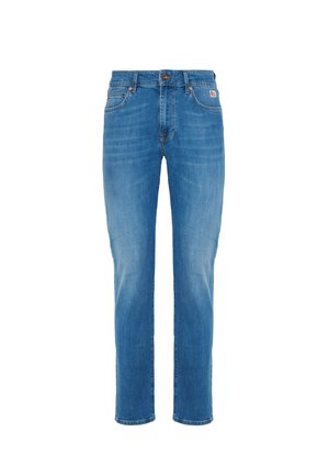 Jeans in denim blu slim-fit con bottone frontale, cerniera e design a cinque tasche, esposti su uno sfondo bianco.