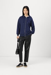Gina Tricot ZIP HOODIE - Kapucnis pulóver - peacoat