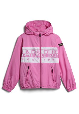 Leichte pinke Jacke mit Kapuze, mit weißen horizontalen Streifen und Reißverschlüssen an den Fronttaschen. Textlogo im Brustbereich.