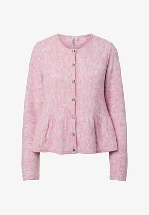 Roze gebreide cardigan met een ronde halslijn, knoopsluiting aan de voorkant met metalen details, en peplum ontwerp met een zachte, gestructureerde stof.